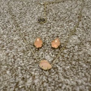 NWOT Kendra Scott Necklace and Earring set